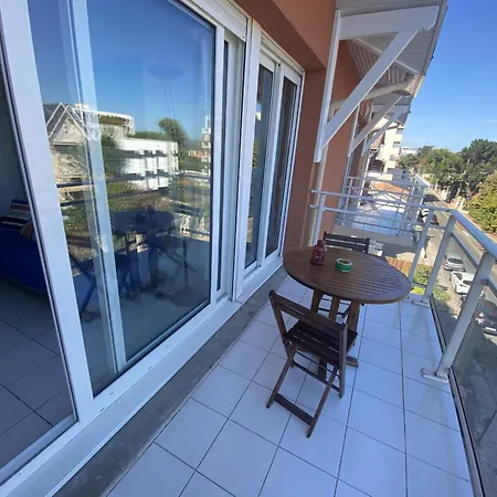 T2 Avec Balcon, Parking Inclus, Proche Et Commerces - Fr-1-474-291 *