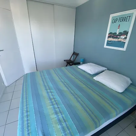 Apartment T2 Avec Balcon, Parking Inclus, Proche Et Commerces