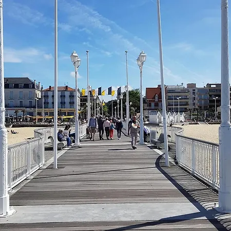 T2 Avec Balcon, Parking Inclus, Proche Et Commerces *