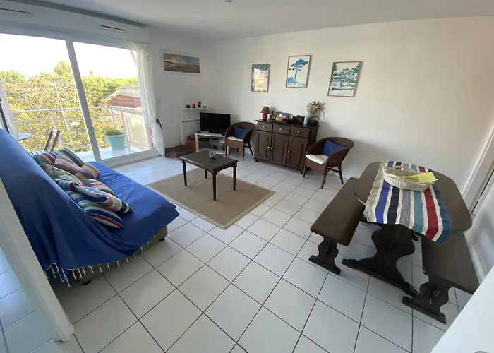 T2 Avec Balcon, Parking Inclus, Proche Et Commerces - Fr-1-474-291 شقة آركاشو