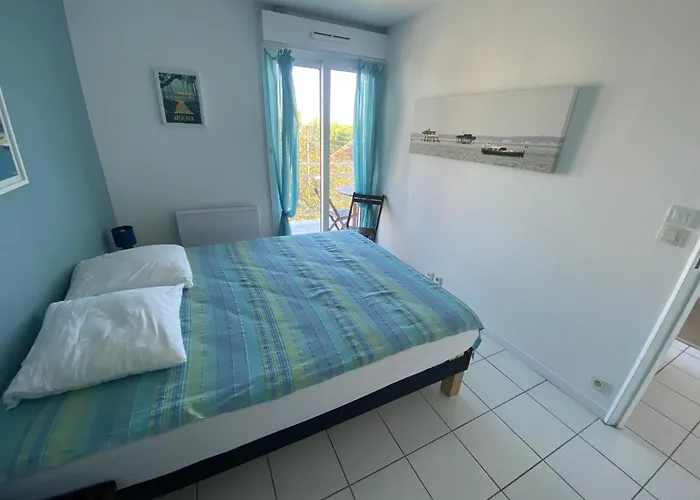 T2 Avec Balcon, Parking Inclus, Proche Et Commerces - Fr-1-474-291